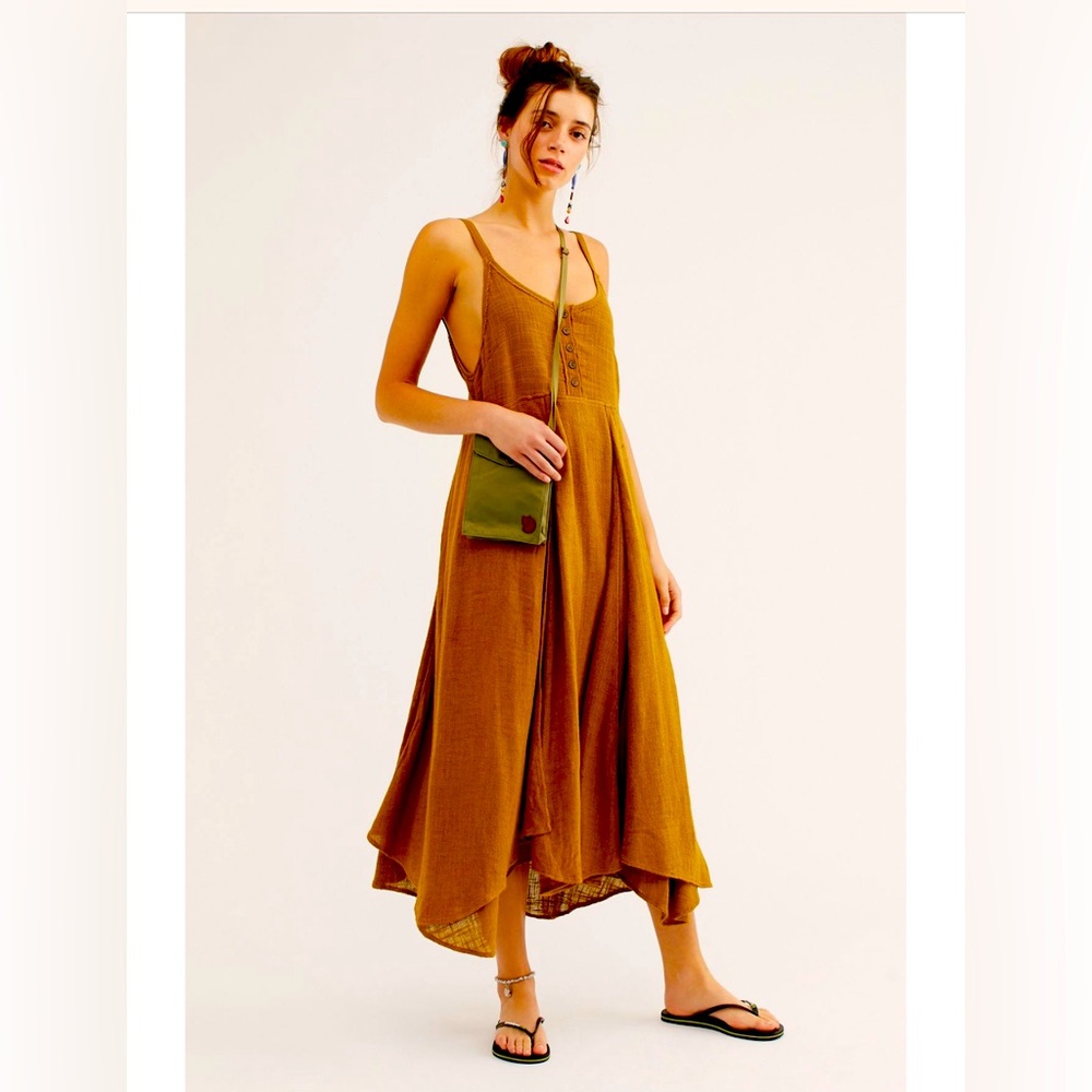 Free people New Moss Green simple beauty dress in size medium.